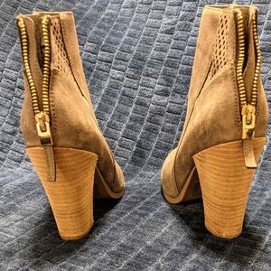 Size 7 - Never Worn - Grey Booties by Spring